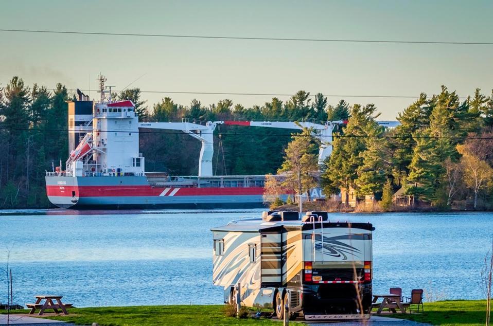 Swan Bay Resort - 1000 Islands Premier Rv Park & Marina Alexandria Bay Bagian luar foto